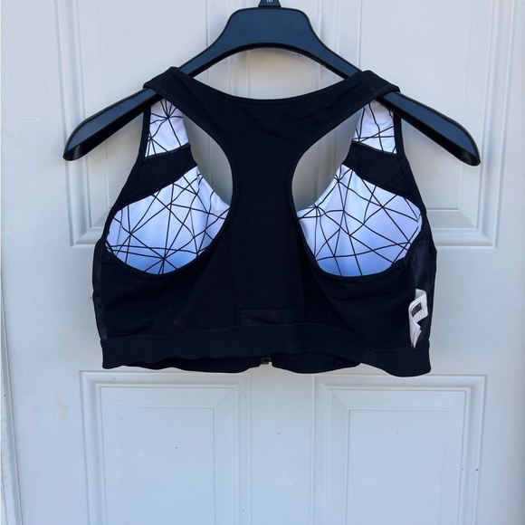 Yvette - Picture 4 of 7